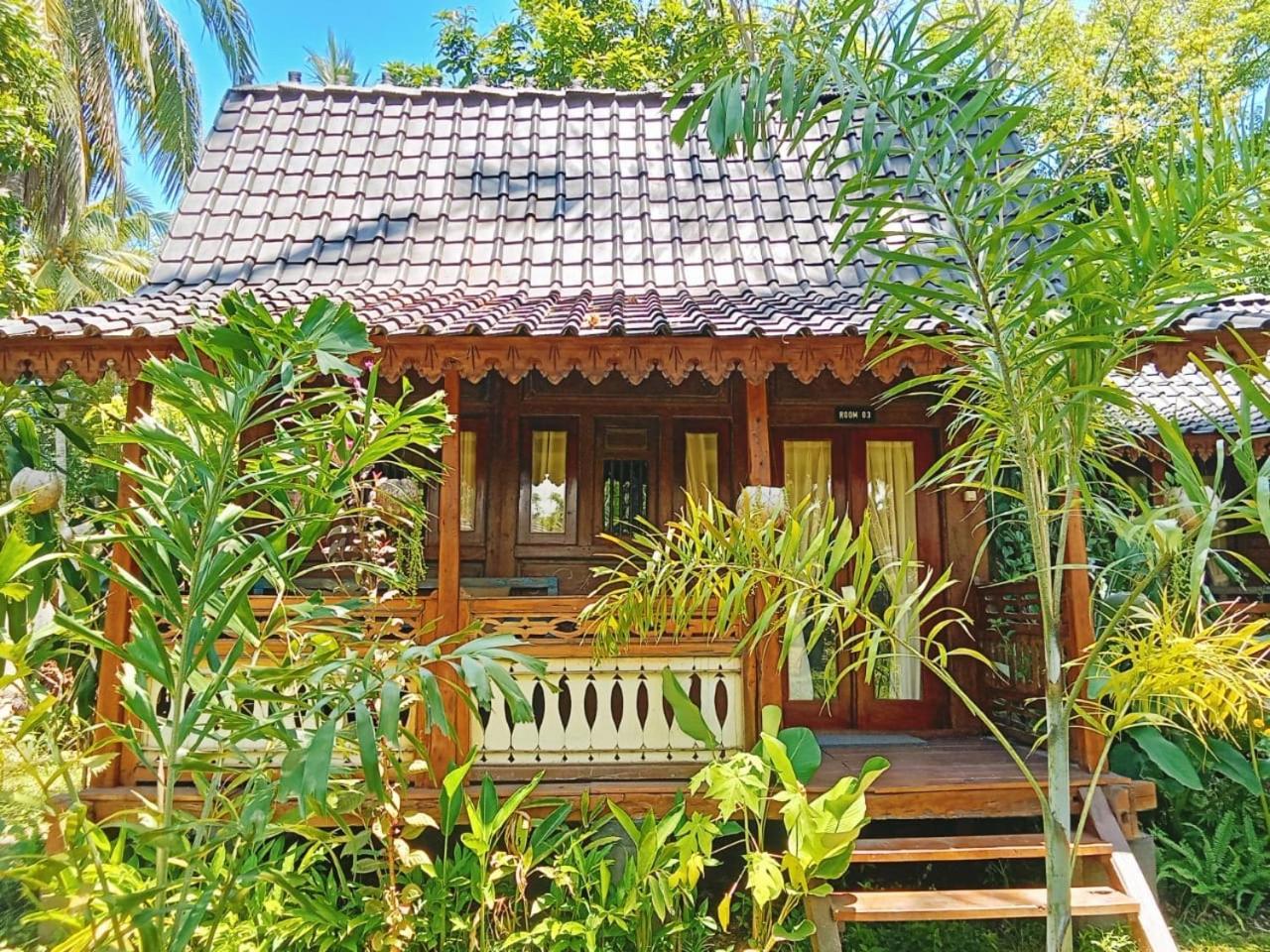 Tahlia'S Villa Sorongjukung Екстериор снимка