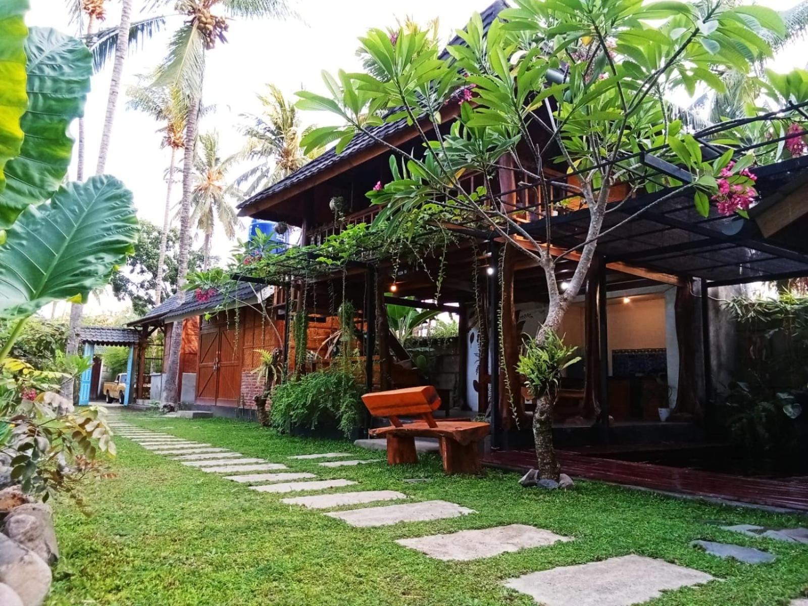 Tahlia'S Villa Sorongjukung Екстериор снимка