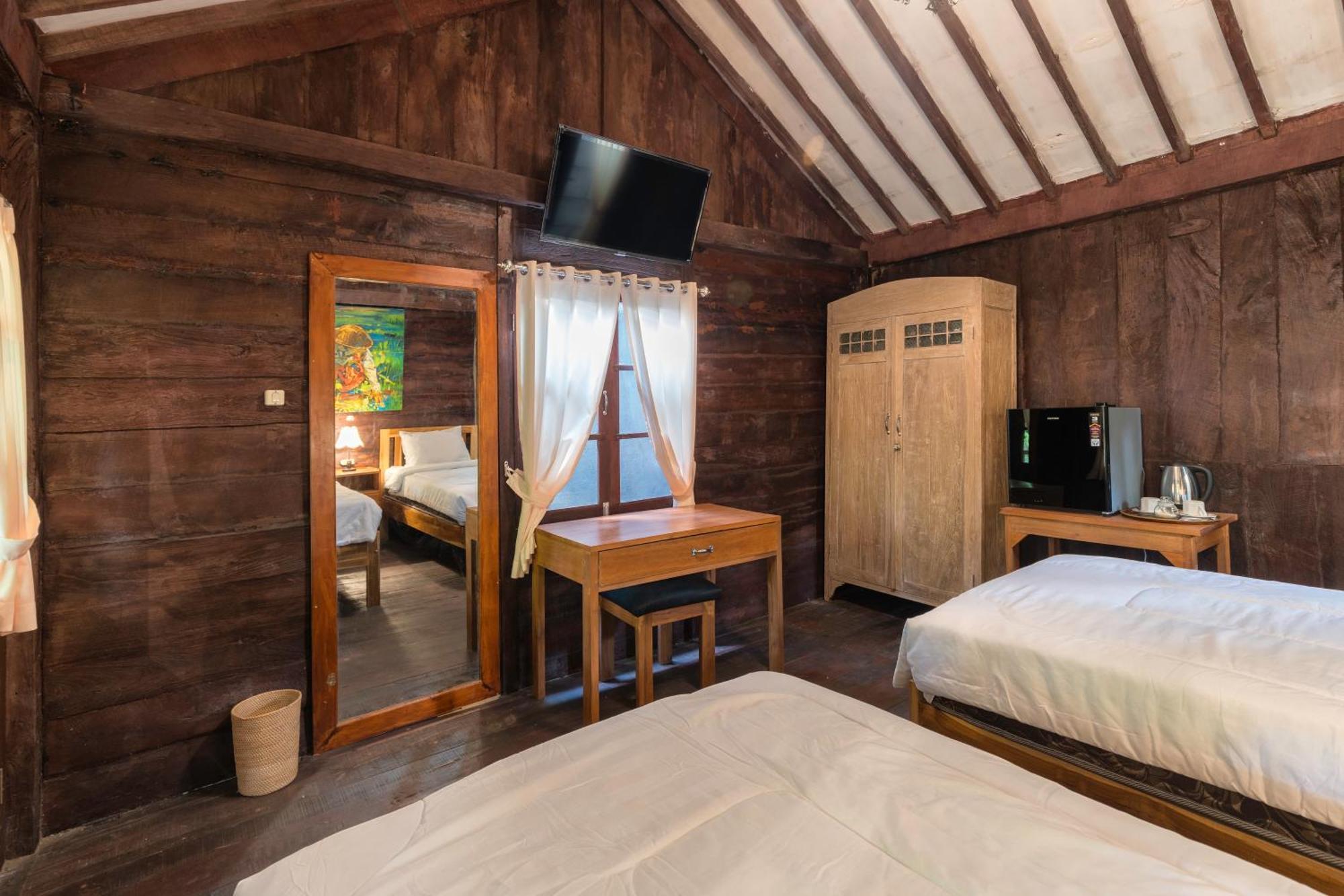 Tahlia'S Villa Sorongjukung Екстериор снимка