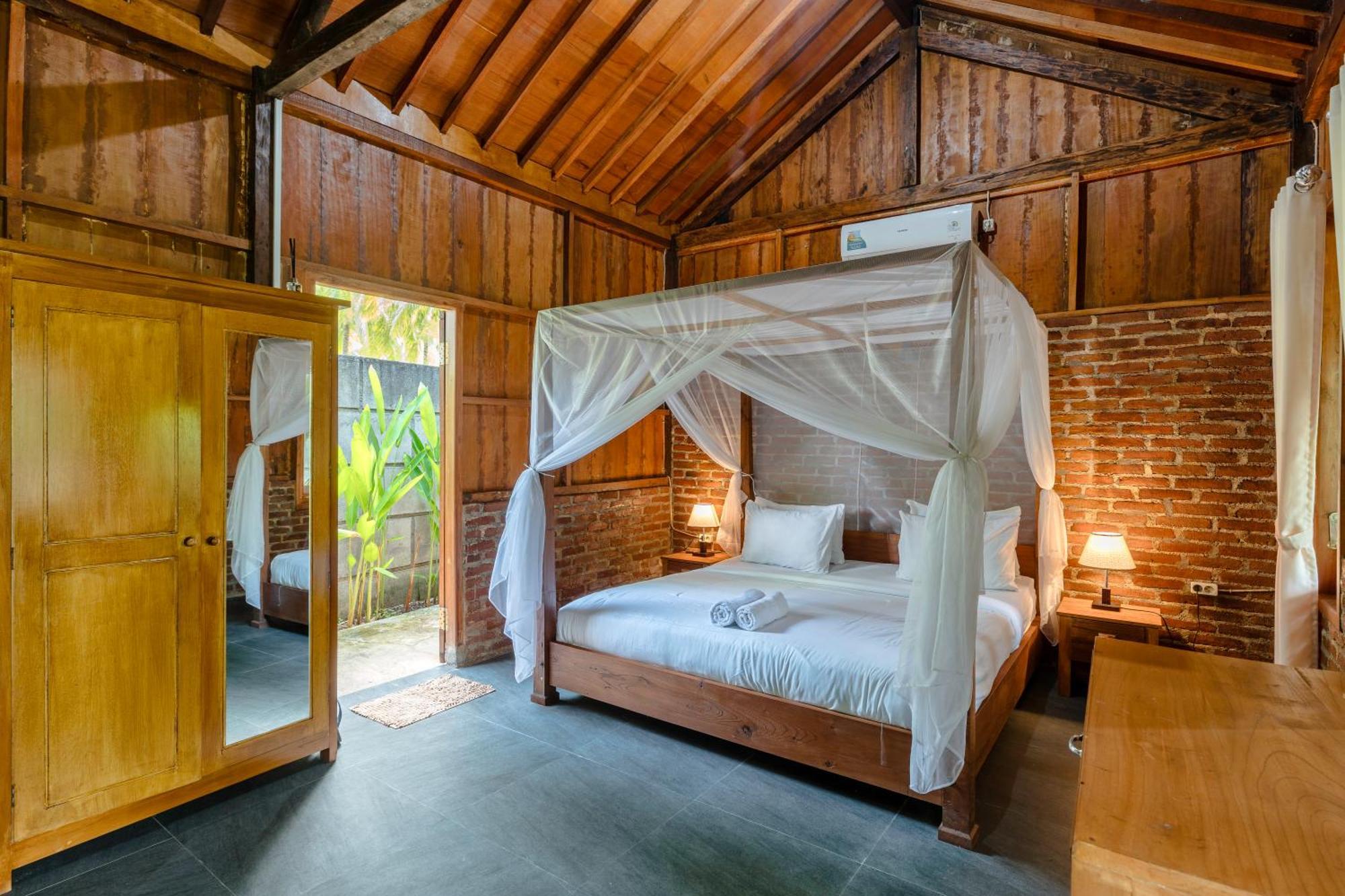 Tahlia'S Villa Sorongjukung Екстериор снимка