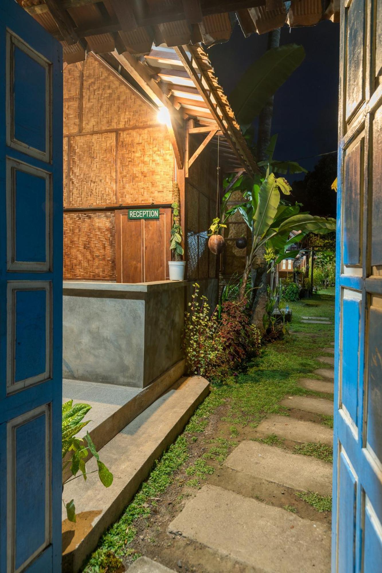 Tahlia'S Villa Sorongjukung Екстериор снимка