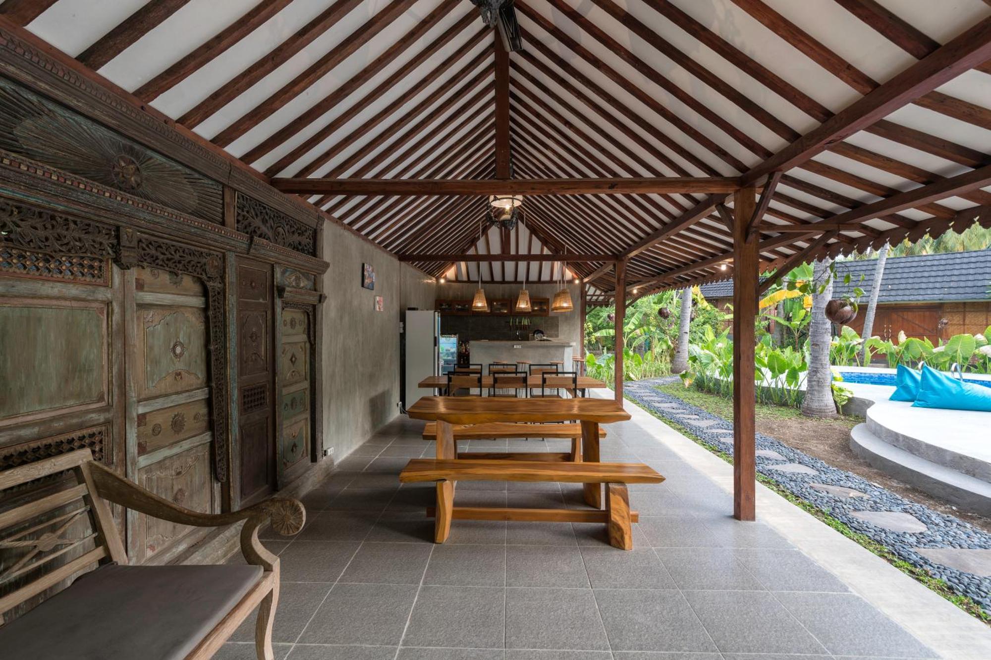 Tahlia'S Villa Sorongjukung Екстериор снимка