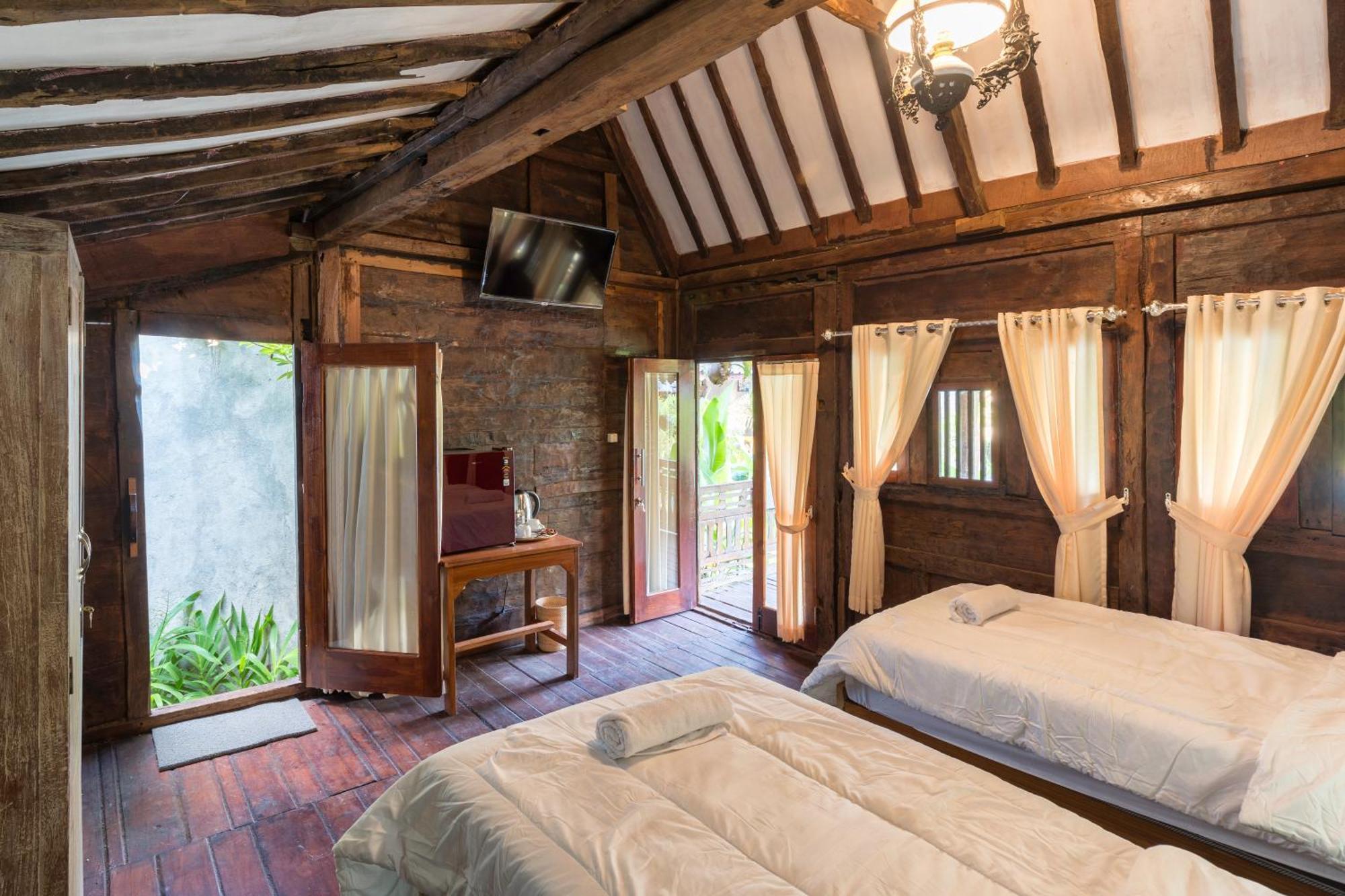 Tahlia'S Villa Sorongjukung Екстериор снимка