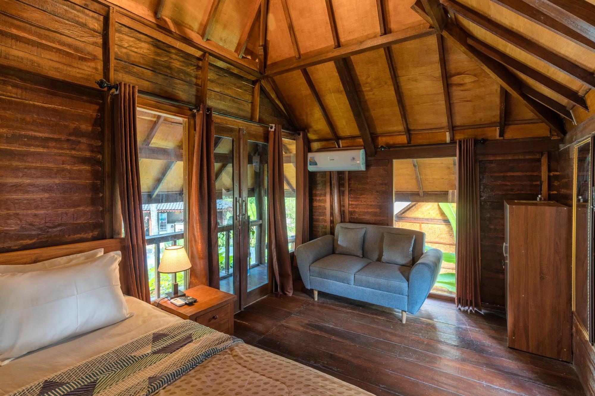 Tahlia'S Villa Sorongjukung Екстериор снимка