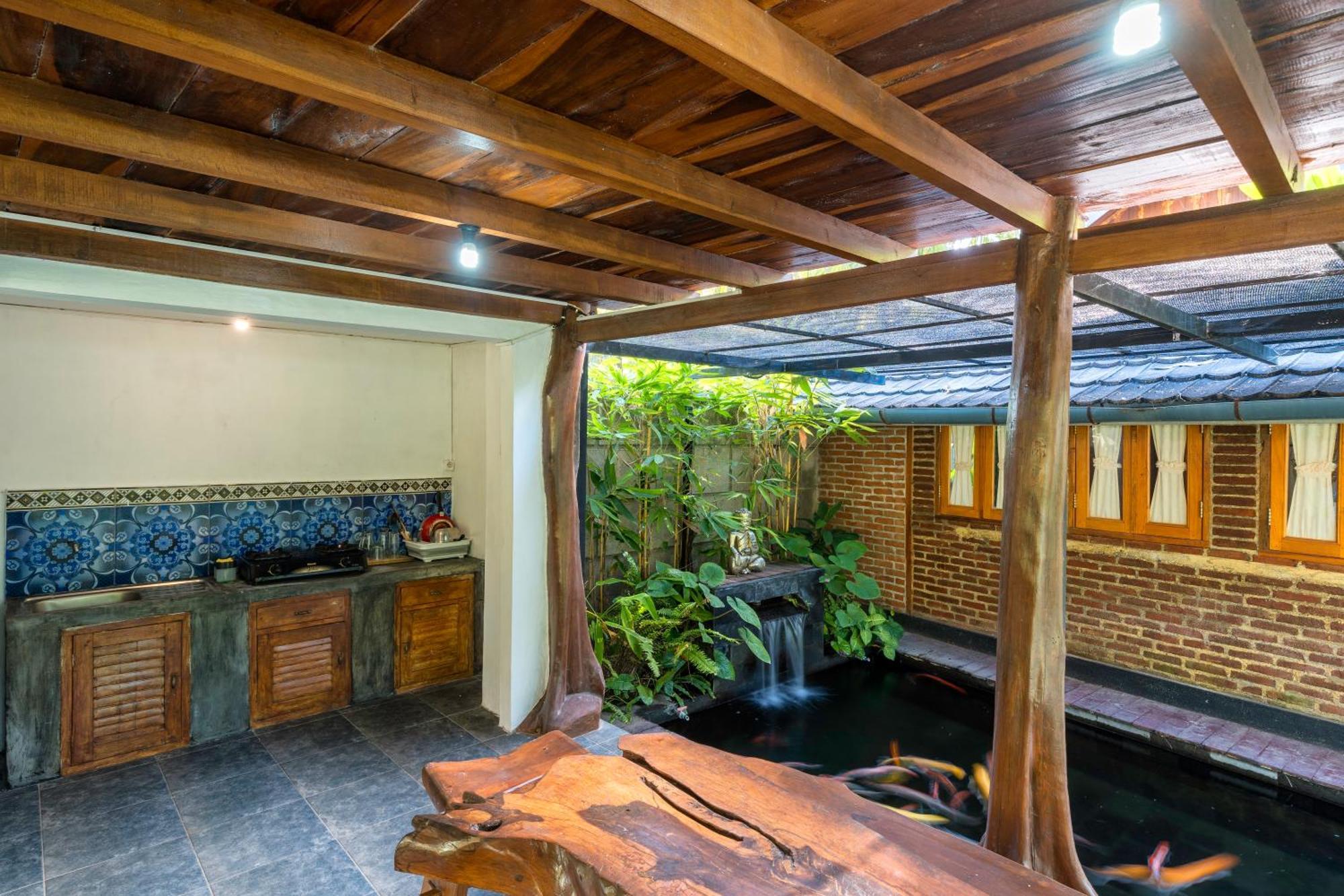 Tahlia'S Villa Sorongjukung Екстериор снимка