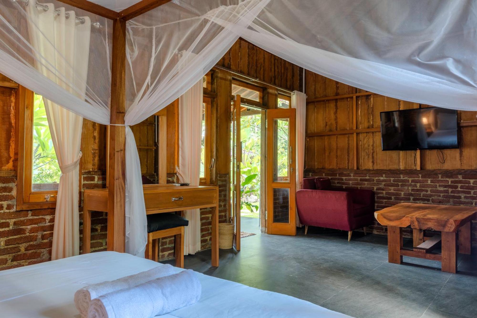 Tahlia'S Villa Sorongjukung Екстериор снимка