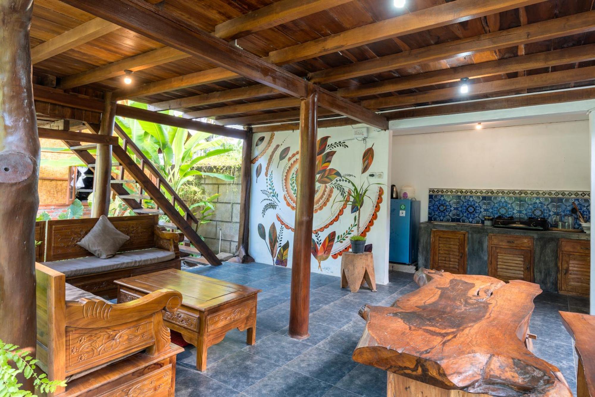 Tahlia'S Villa Sorongjukung Екстериор снимка