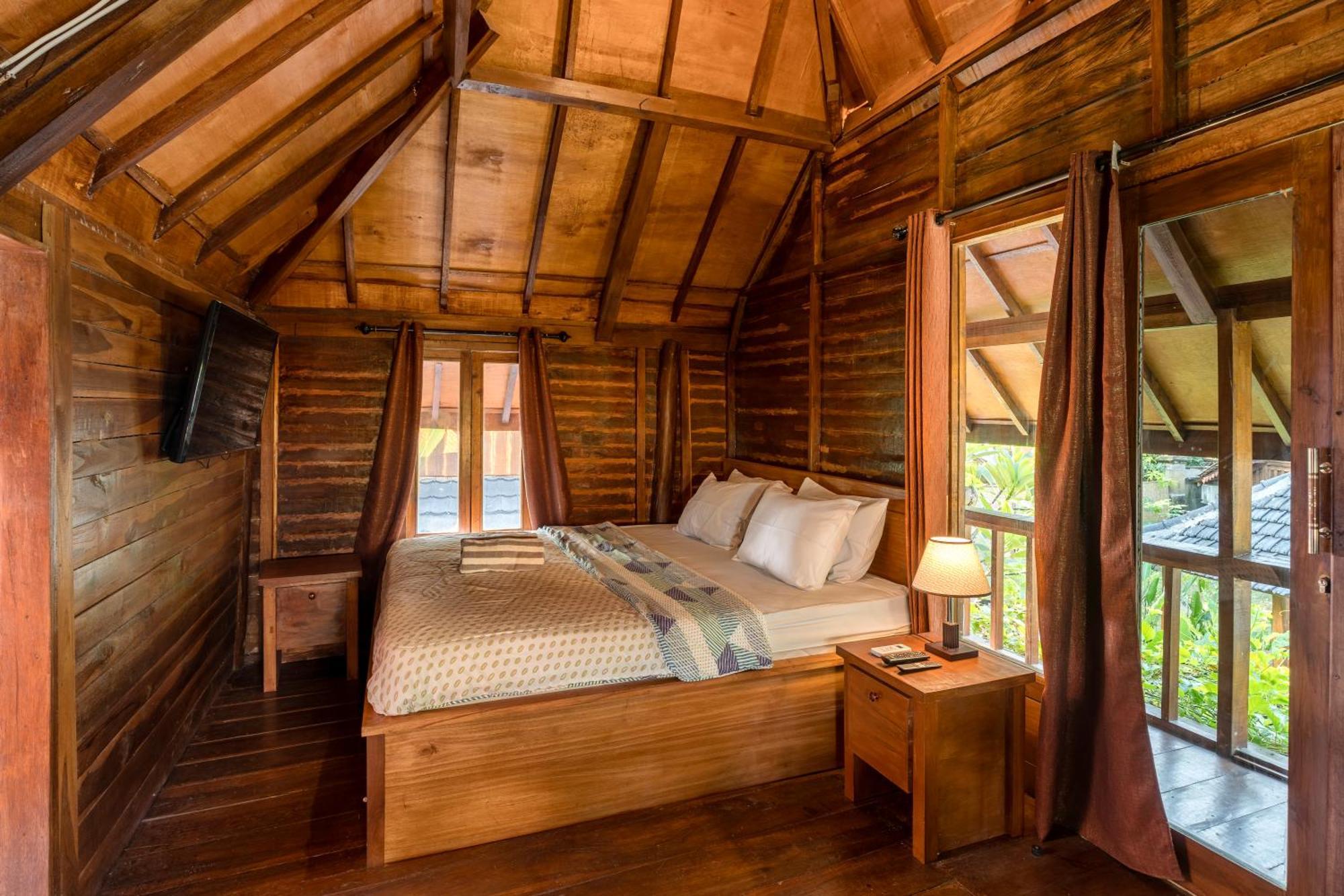 Tahlia'S Villa Sorongjukung Екстериор снимка