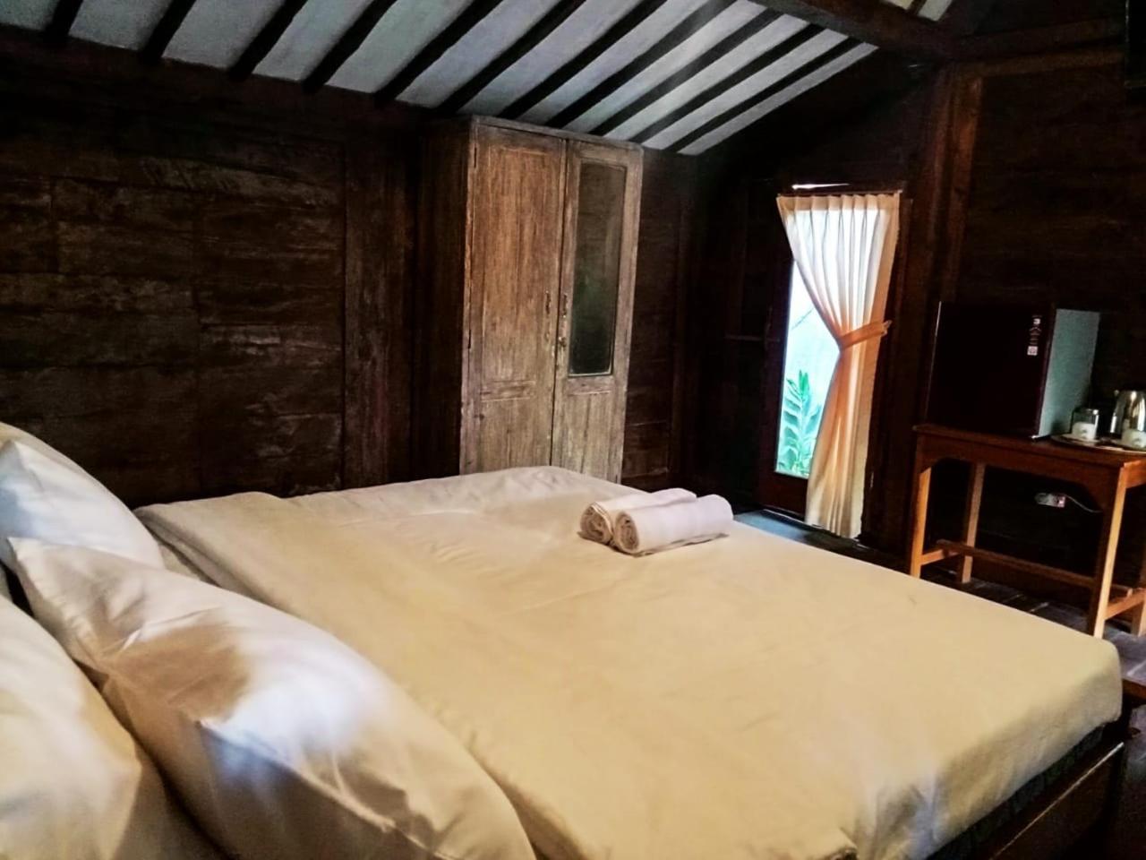 Tahlia'S Villa Sorongjukung Екстериор снимка